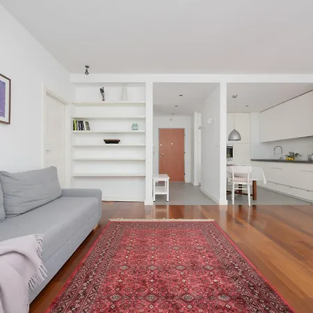Charming With Parking By Renters Apartment
