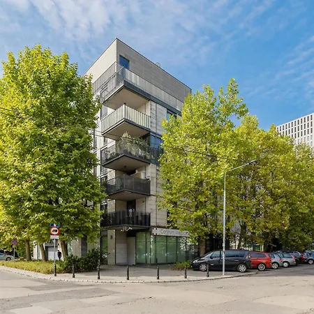 Charming With Parking By Renters *